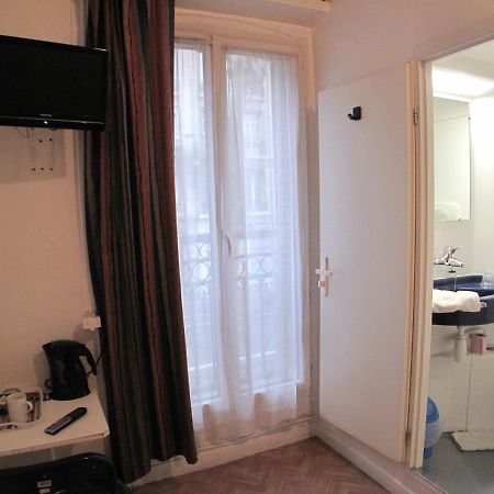 Hotel Feria Клиши Екстериор снимка