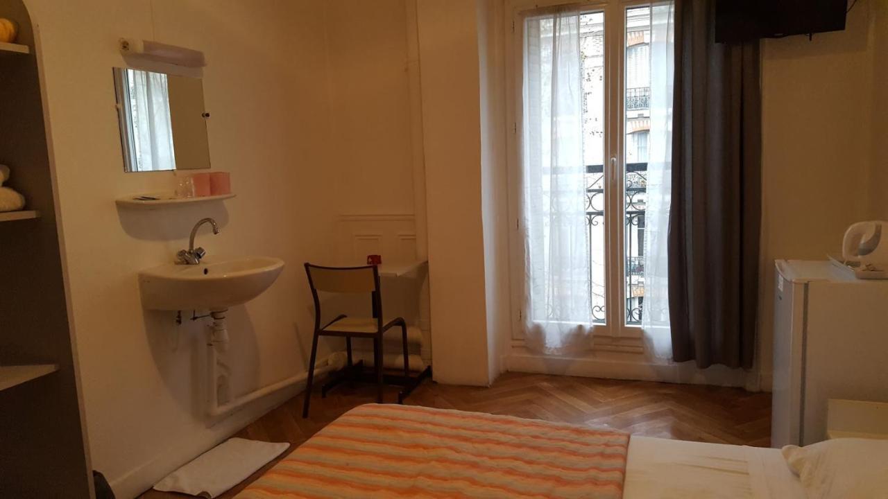 Hotel Feria Клиши Екстериор снимка