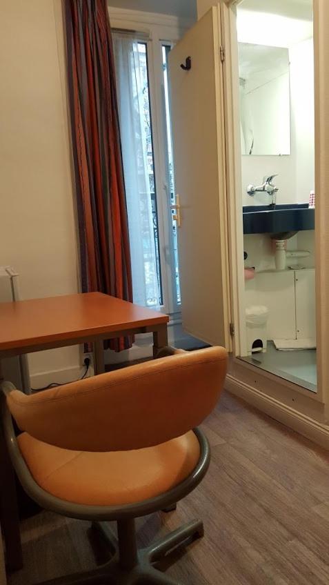 Hotel Feria Клиши Екстериор снимка