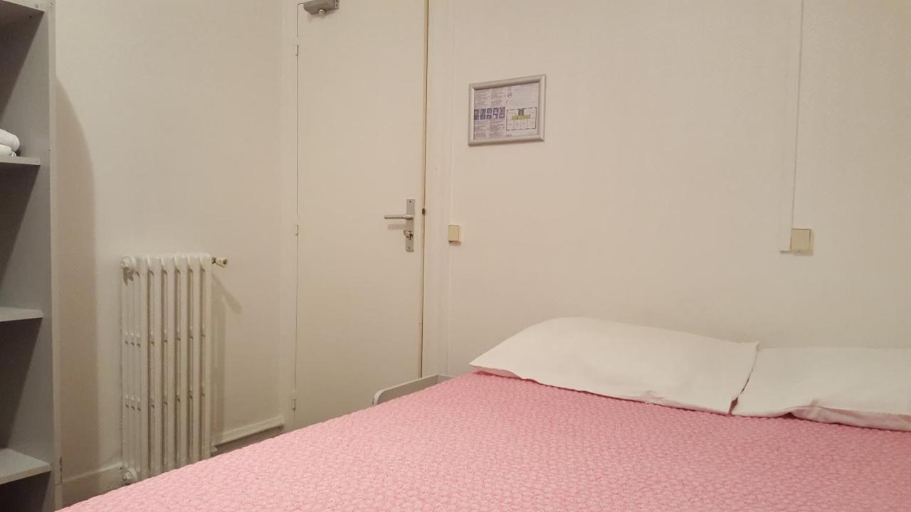 Hotel Feria Клиши Екстериор снимка